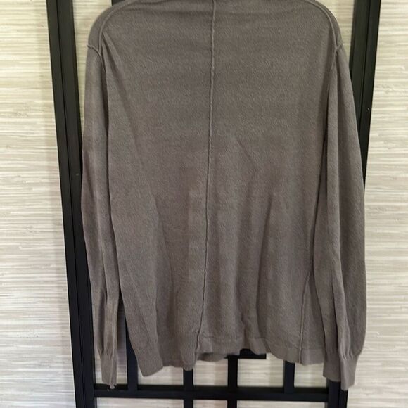 BOSS orange Hugo Boss Gray lightweight knit sweater with buttons size, ￼L - Picture 6 of 6